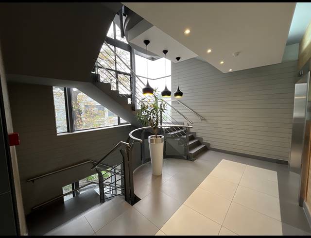 310.50M² OFFICE TO LET IN NEWLANDS